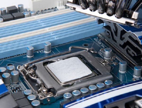 Tra keo đều tất cả bề mặt CPU